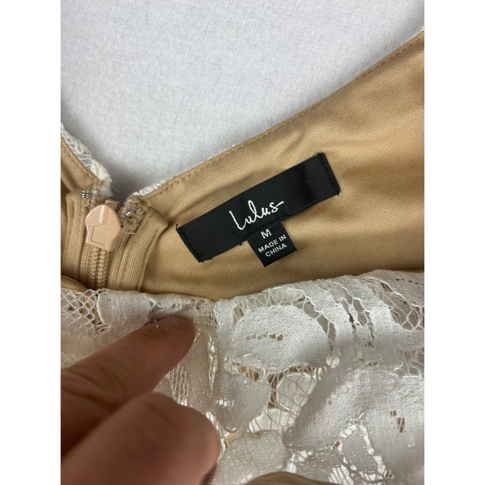 Lulus Lace Dress Women M White Floral V-Neck Short Sleeve Lined - Picture 3 of 9